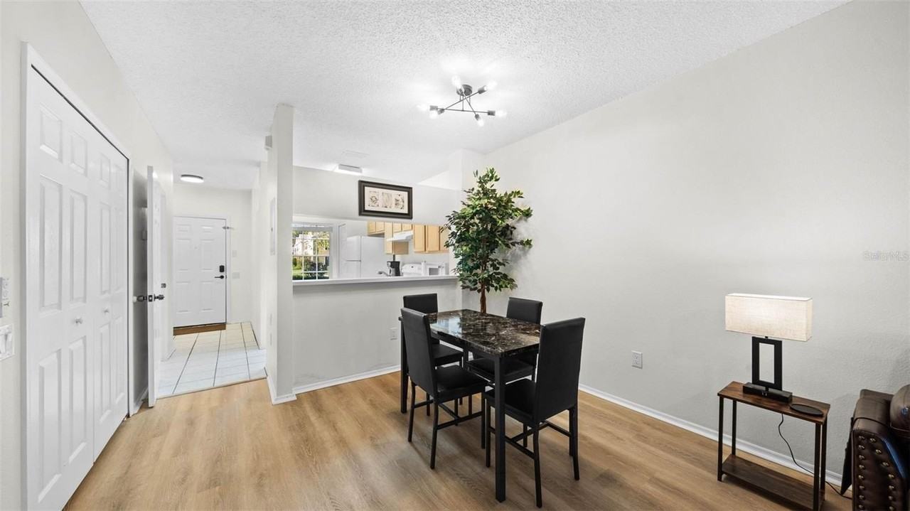 12444 Berkeley Square Dr - Photo 4 of 21