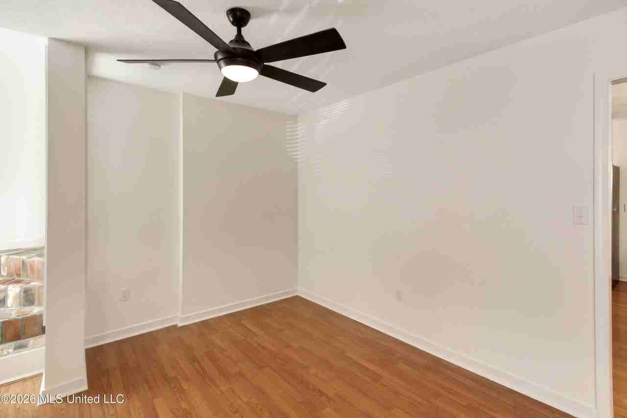 340 N Grove Cir - Photo 6 of 32