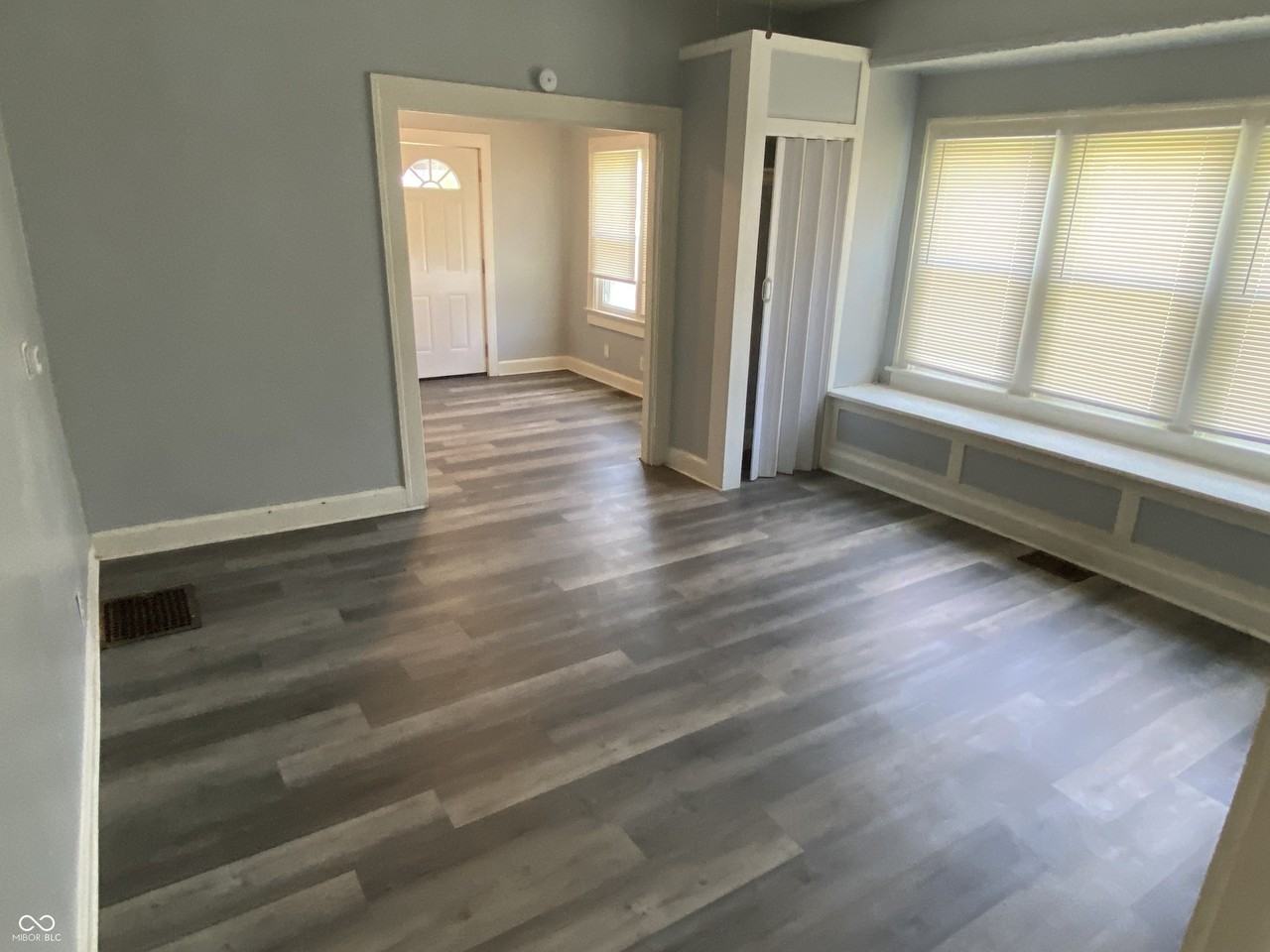 15 N Riley Ave #1 - Photo 5 of 9