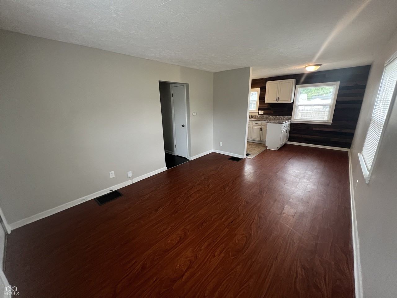 5322 E 19th Pl - Photo 2 of 14