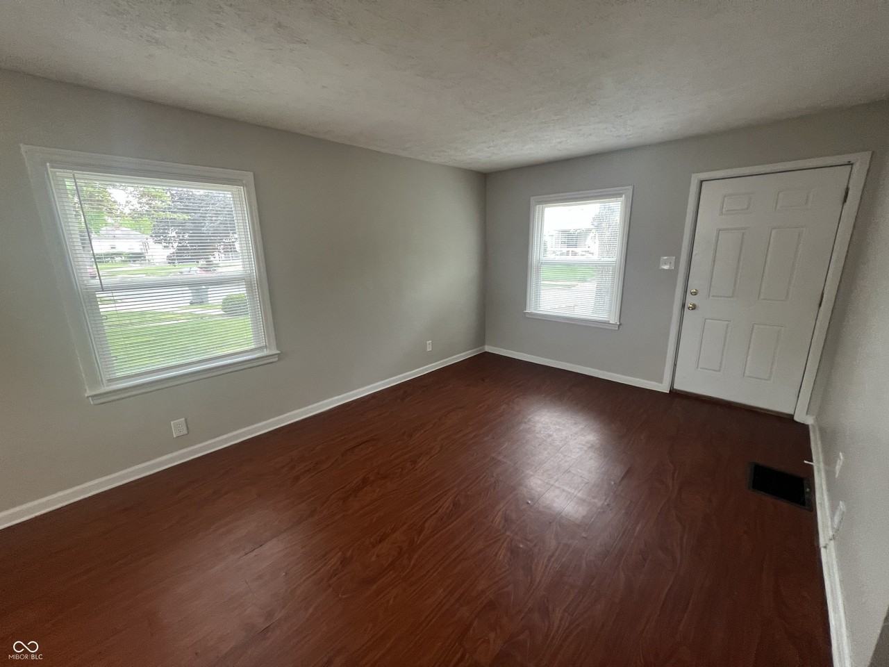 5322 E 19th Pl - Photo 3 of 14