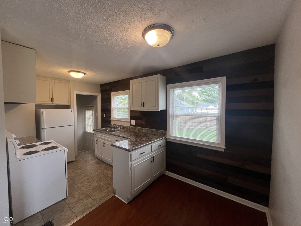 5322 E 19th Pl - Photo 4 of 14