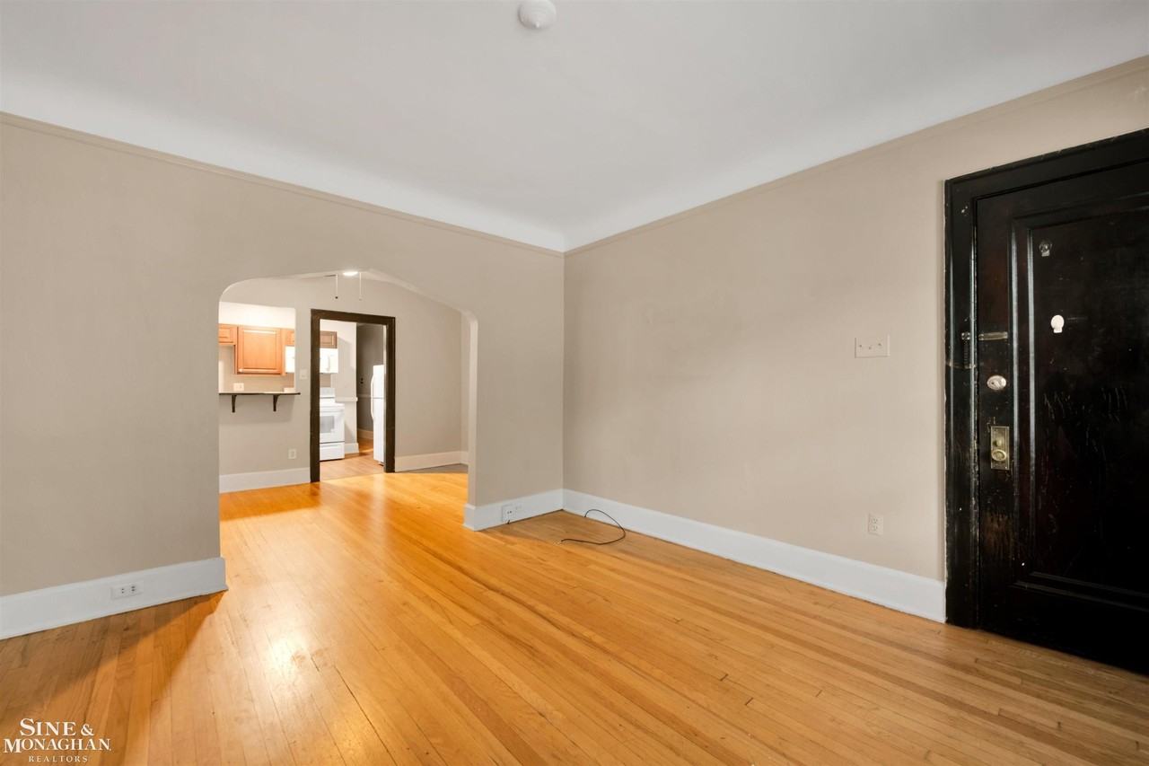 815 Beaconsfield Ave #2N - Photo 2 of 18