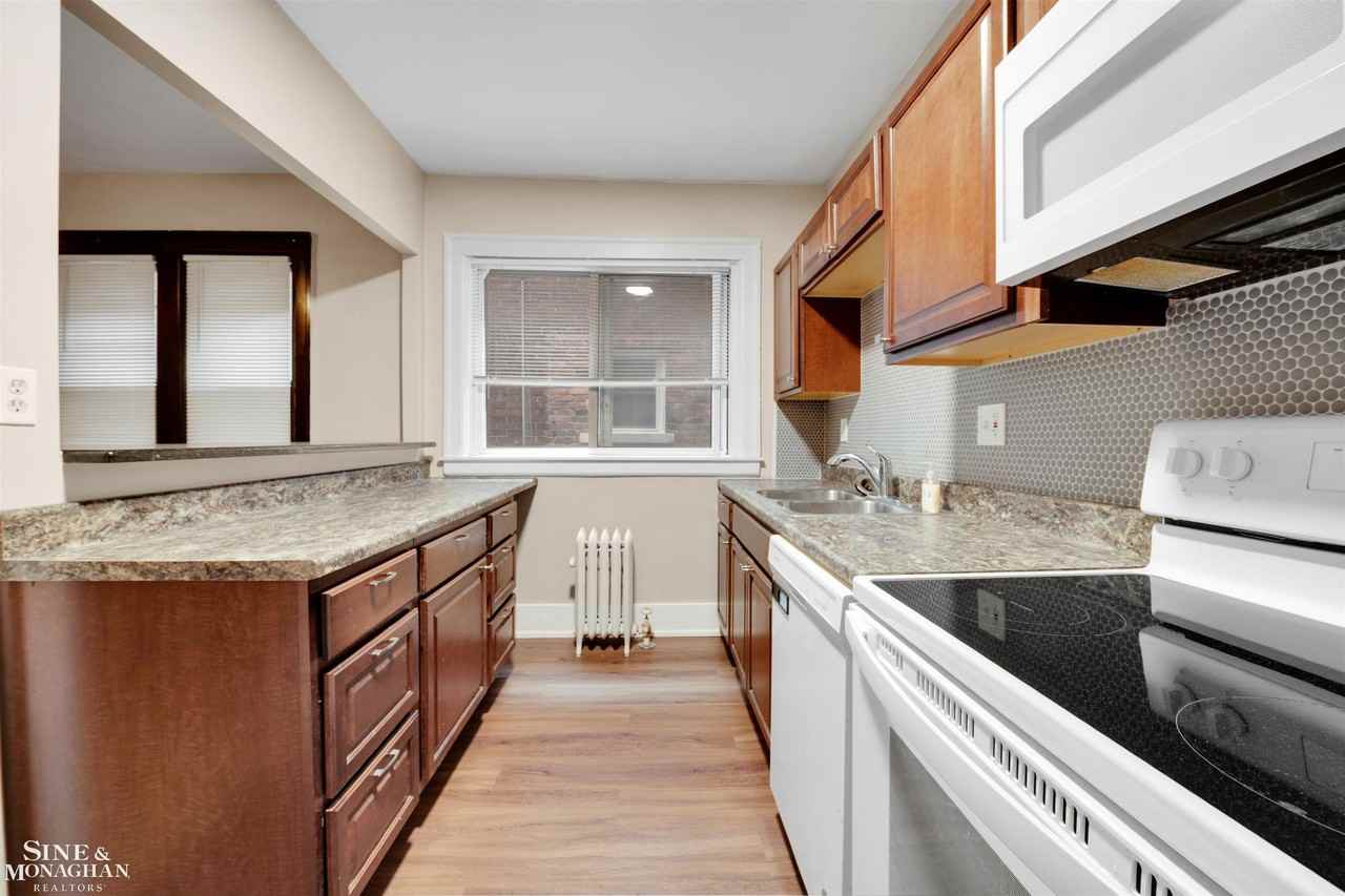 815 Beaconsfield Ave #2N - Photo 7 of 18