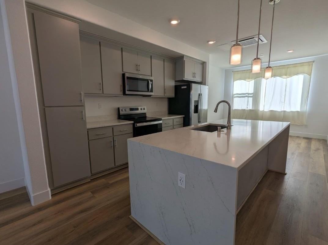 250 Waters Park Cir - Photo 3 of 8