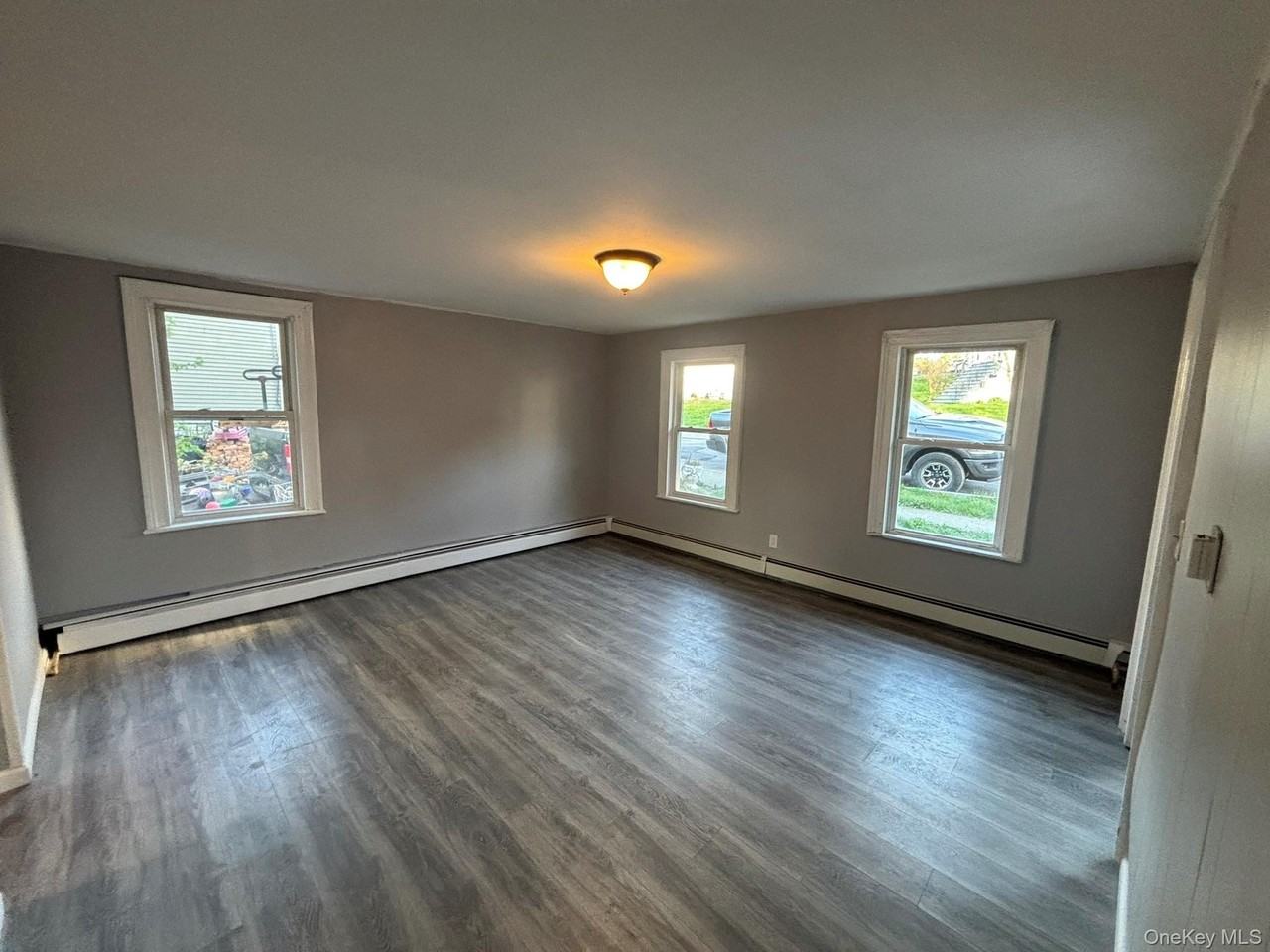 42 Maple St - Photo 4 of 13