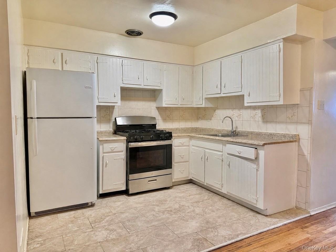 1958 Burke Ave #FL2 - Photo 2 of 10