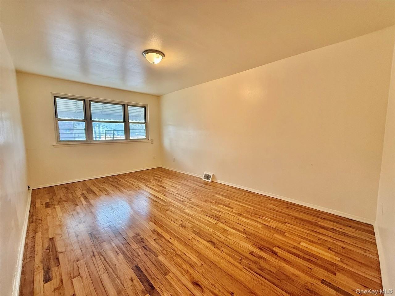 1958 Burke Ave #FL2 - Photo 4 of 10