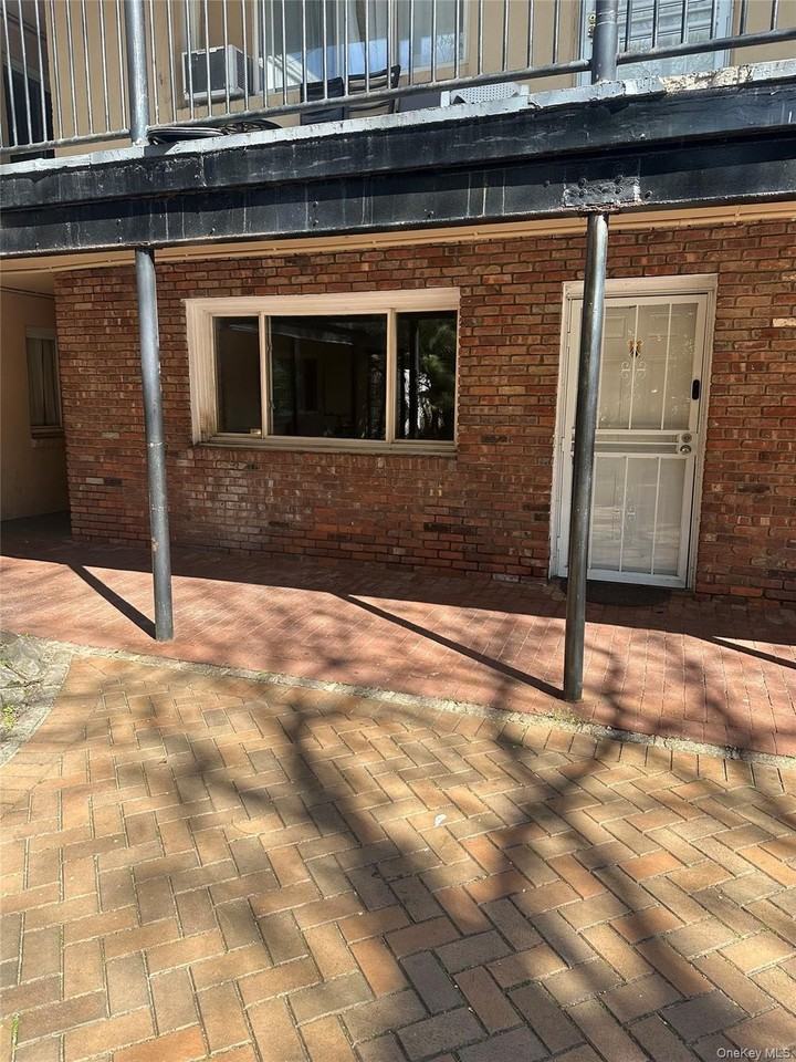 360 Larkfield Rd - Photo 4 of 11