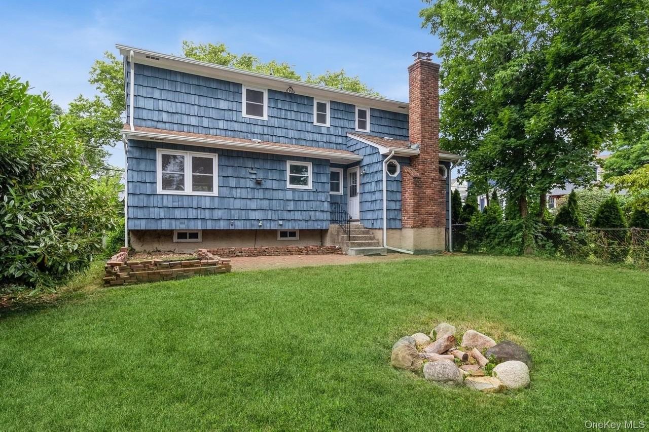 22 Central St - Photo 4 of 23