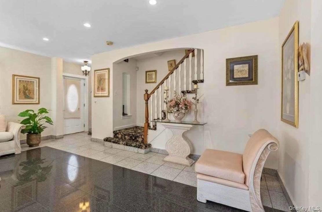 7314 174th St - Photo 2 of 13