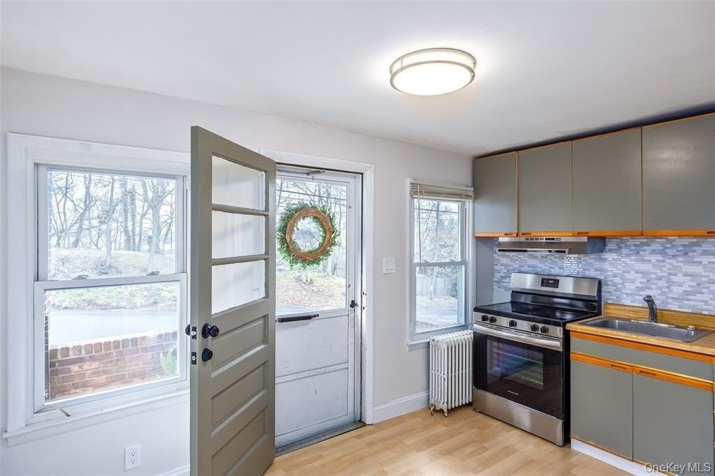 23 Pleasant Ave - Photo 4 of 14