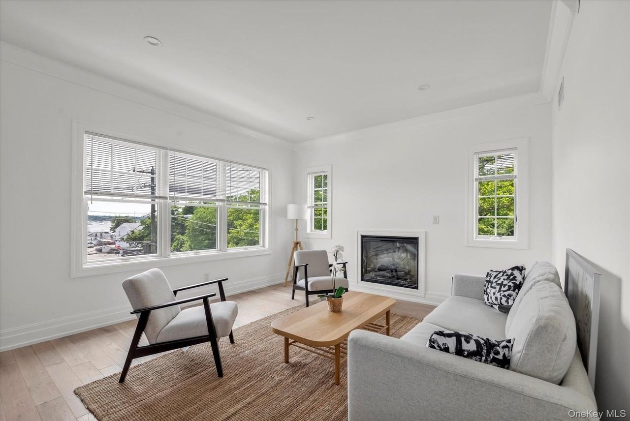 20 Secatoag Ave #1A - Photo 2 of 14