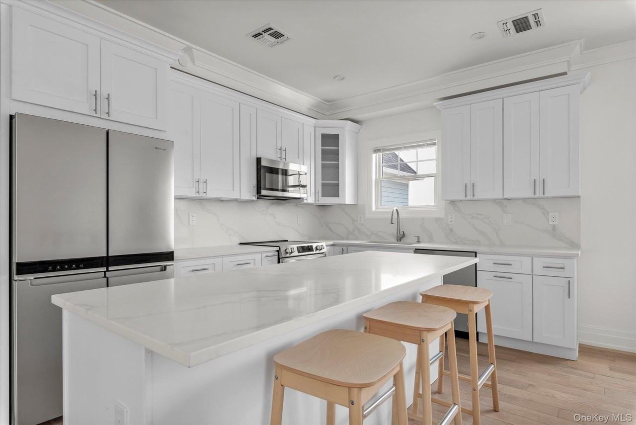 20 Secatoag Ave #1A - Photo 4 of 14