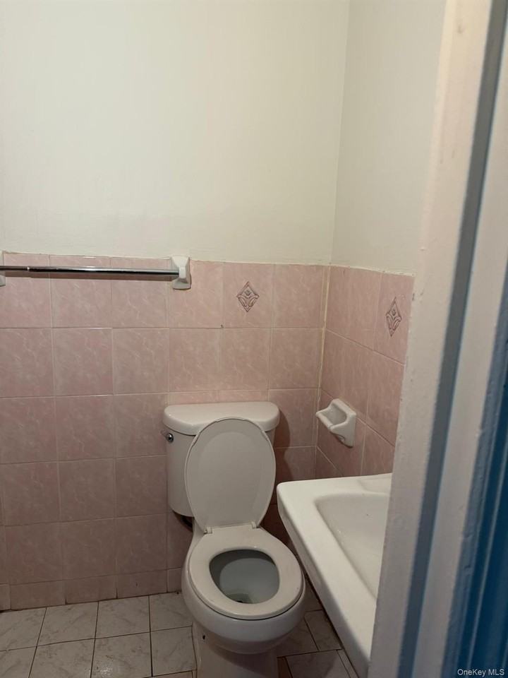 1448 36th St #2R - Photo 5 of 5
