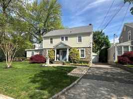 featured image of 15 Barlow Ave #2