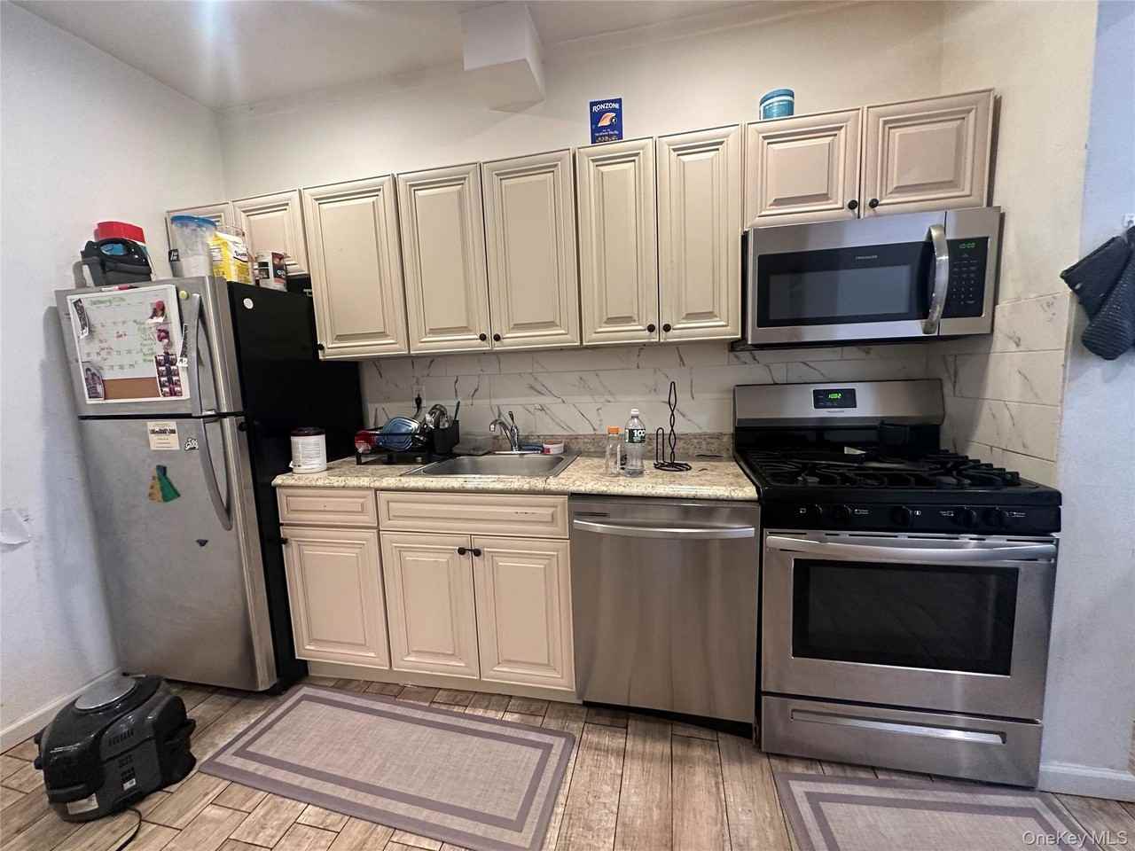 8 Lafayette St - Photo 3 of 5