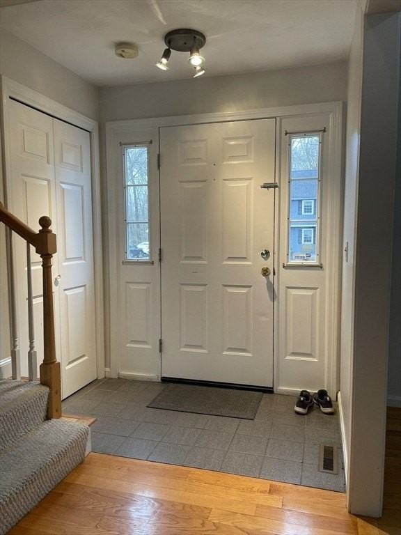 24 Arbor Dr - Photo 2 of 25