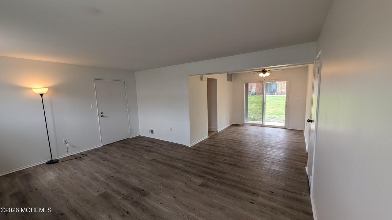 226 Sawmill Rd - Photo 4 of 22