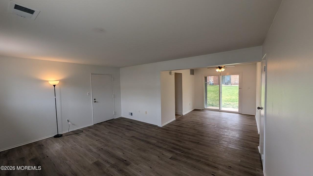 226 Sawmill Rd - Photo 5 of 22