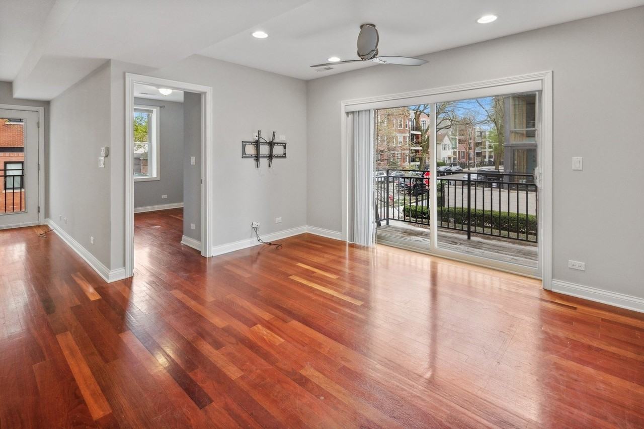 1100 N Paulina St #2E - Photo 4 of 22