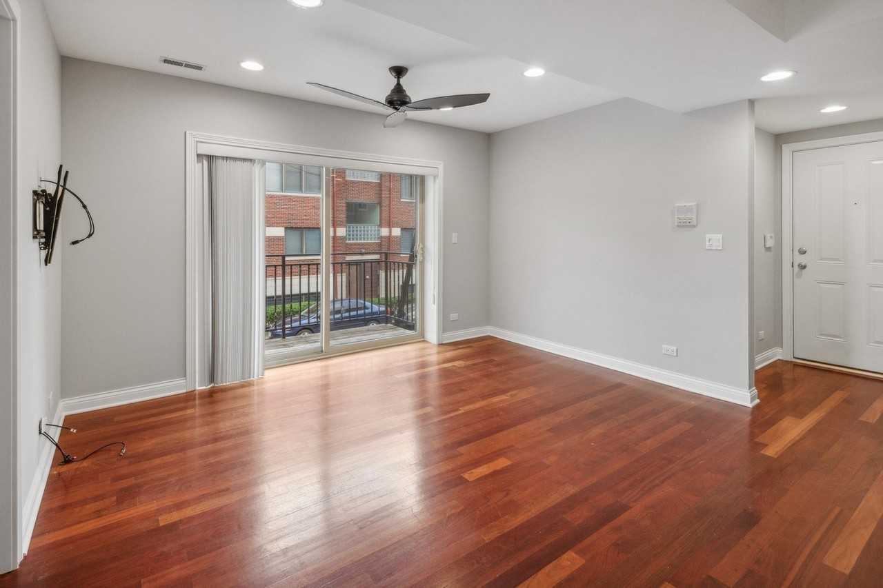 1100 N Paulina St #2E - Photo 5 of 22