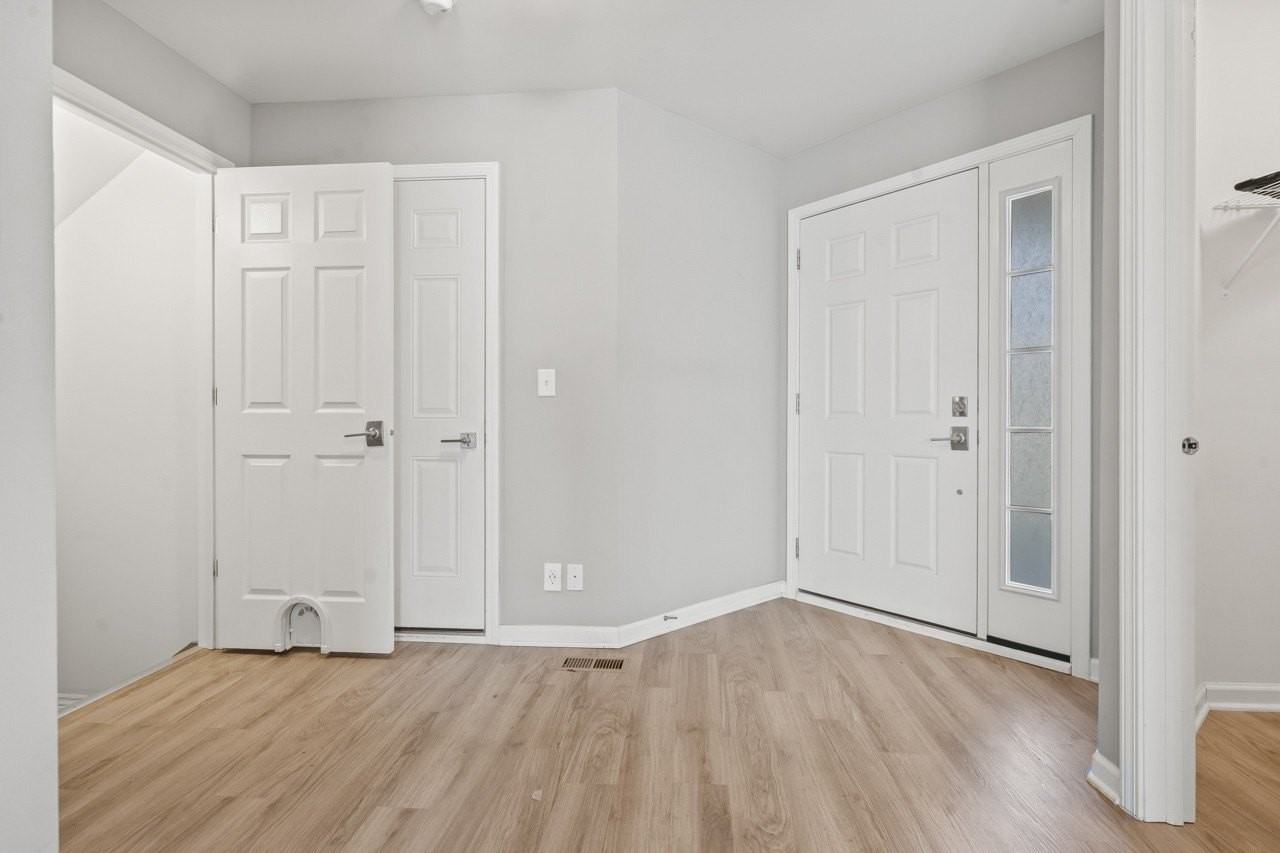 7077 Hidden Green Cir - Photo 2 of 32
