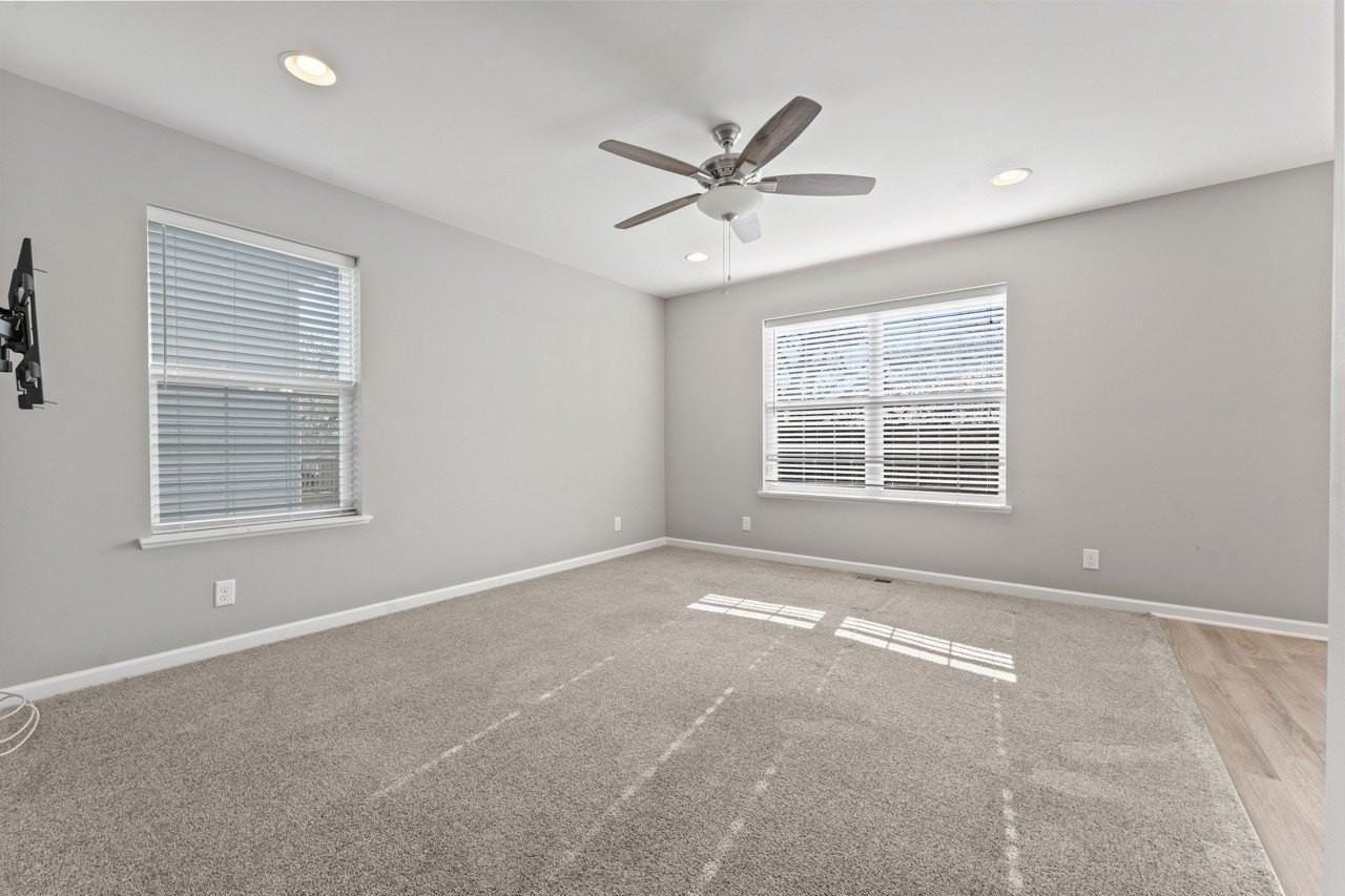 7077 Hidden Green Cir - Photo 3 of 32