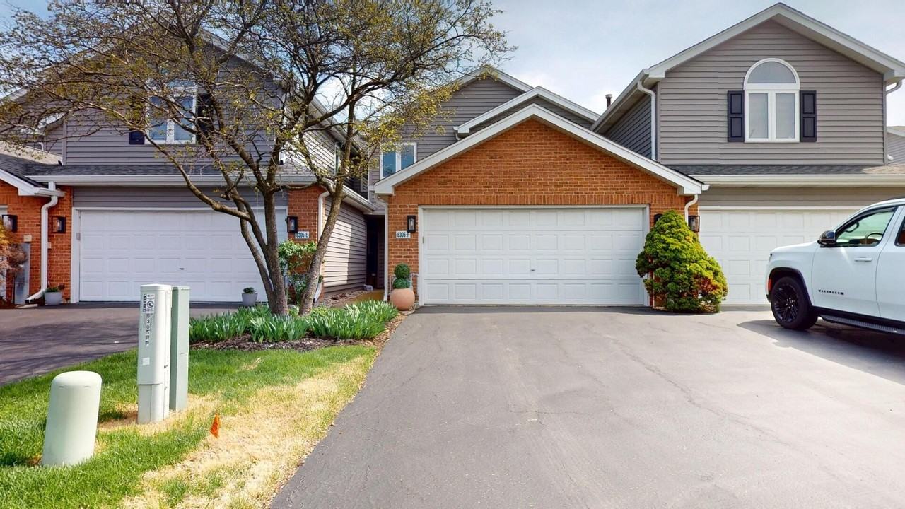 8305 Highpoint Cir #F - Photo 2 of 44