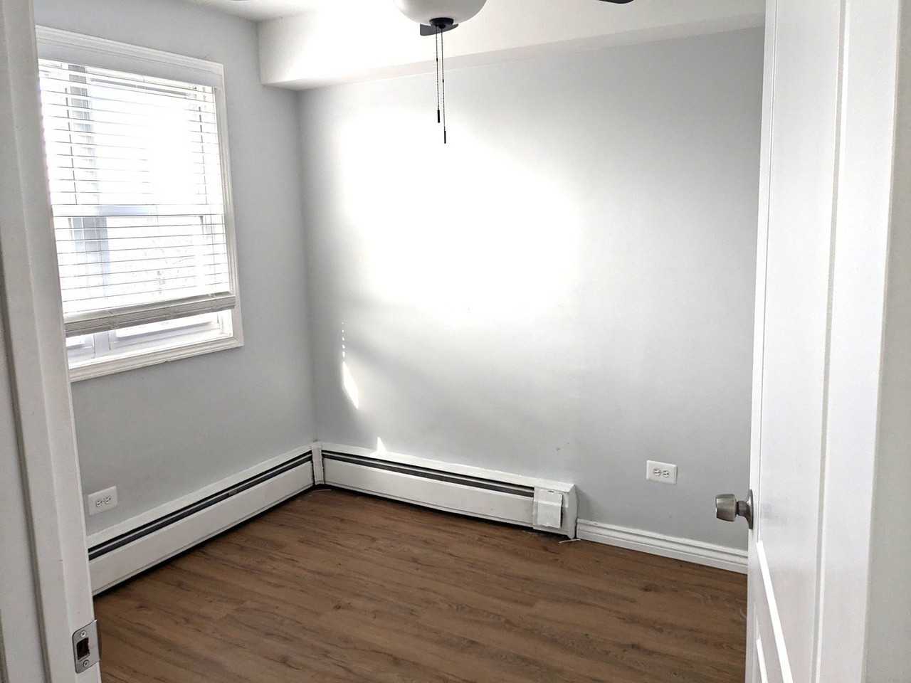 2035 W Granville Ave #511 - Photo 5 of 10