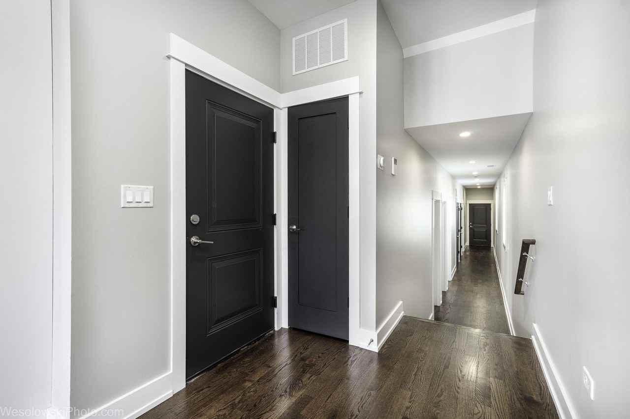 4317 S Forrestville Ave #3 - Photo 2 of 27