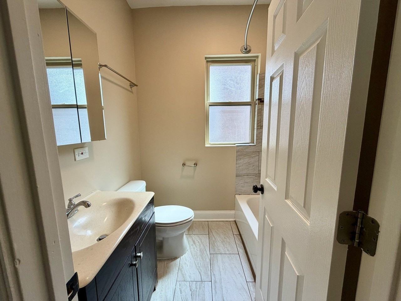 7208 S Cornell Ave #2 - Photo 5 of 9