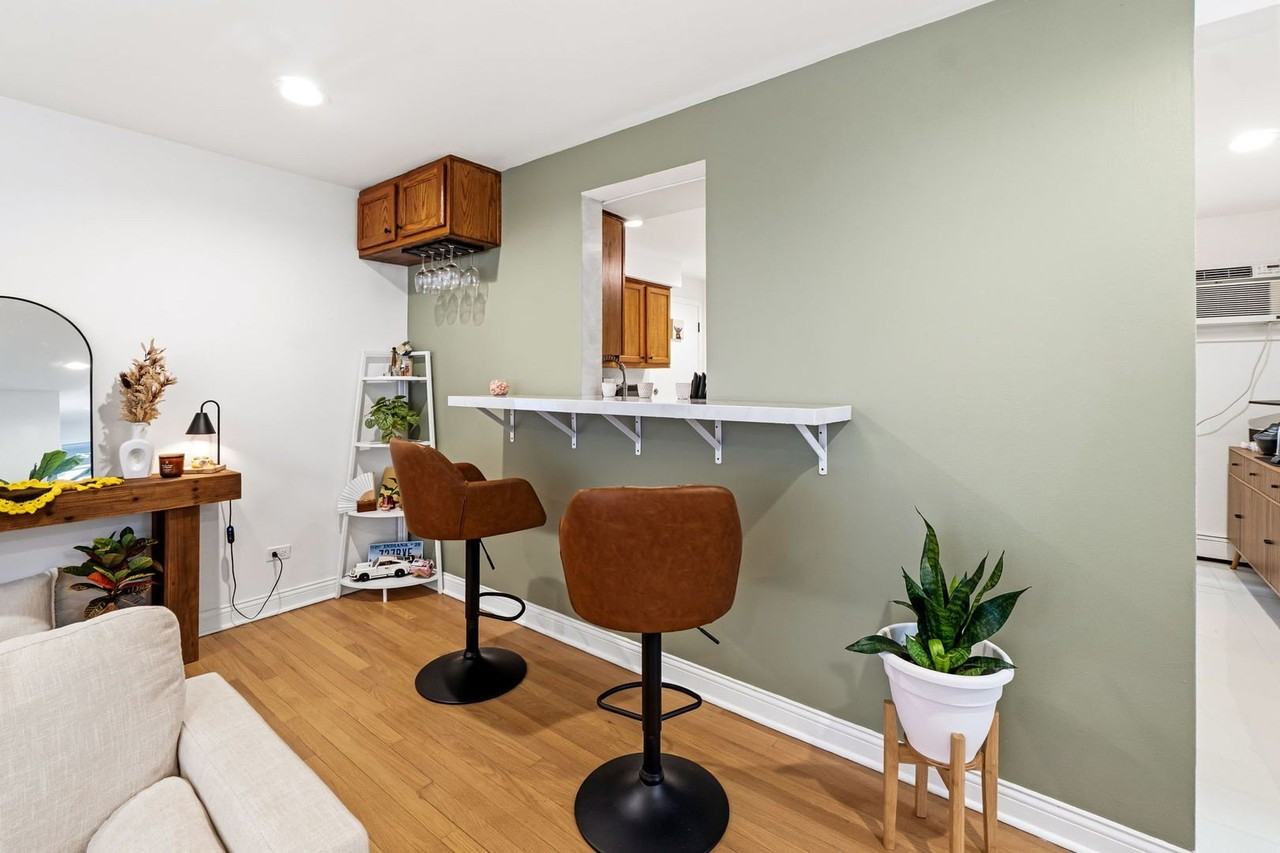 5241 N Reserve Ave #1W - Photo 5 of 16