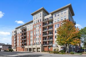 featured image of 656 Pearson St #403C