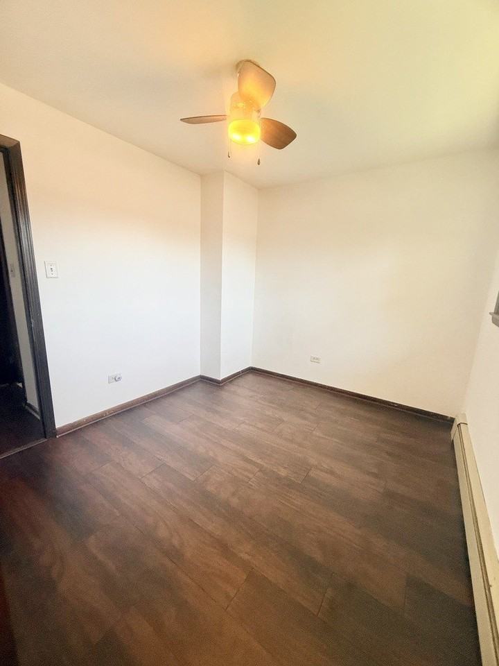 7601 Banks St #2E - Photo 4 of 6