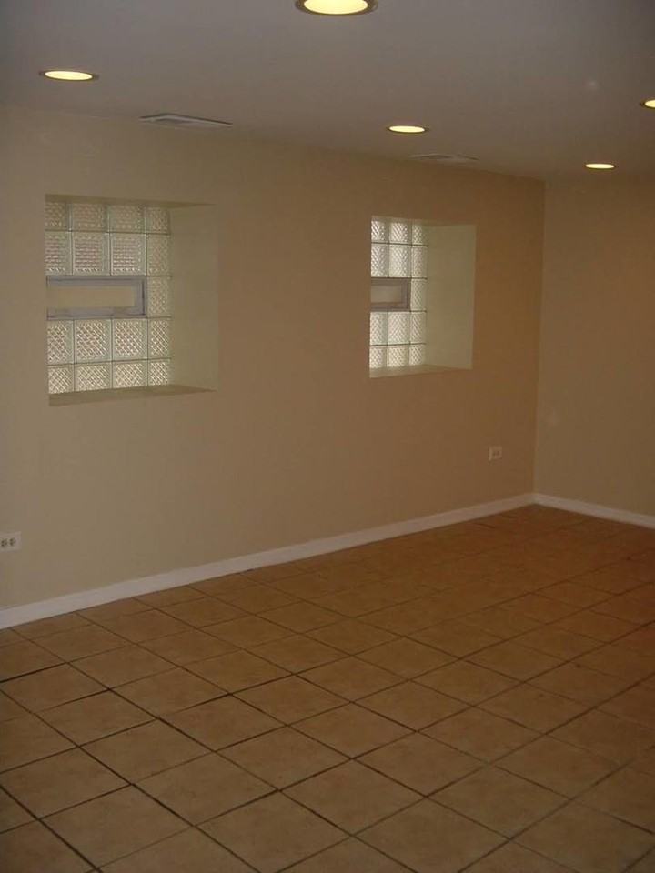 4335 N Sacramento Ave #G - Photo 7 of 9