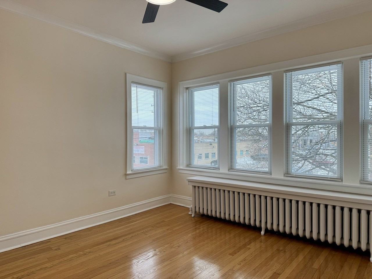 2125 Wesley Ave #2 - Photo 4 of 25