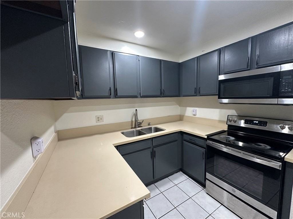 22800 Hilton Head Dr #304 - Photo 5 of 14