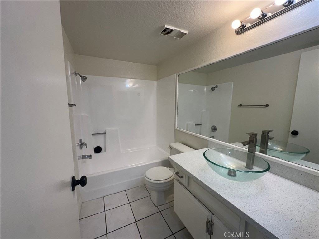 22800 Hilton Head Dr #304 - Photo 7 of 14