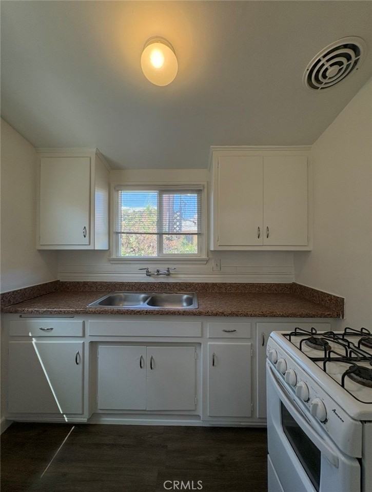 9420 Las Tunas Dr #C - Photo 7 of 11