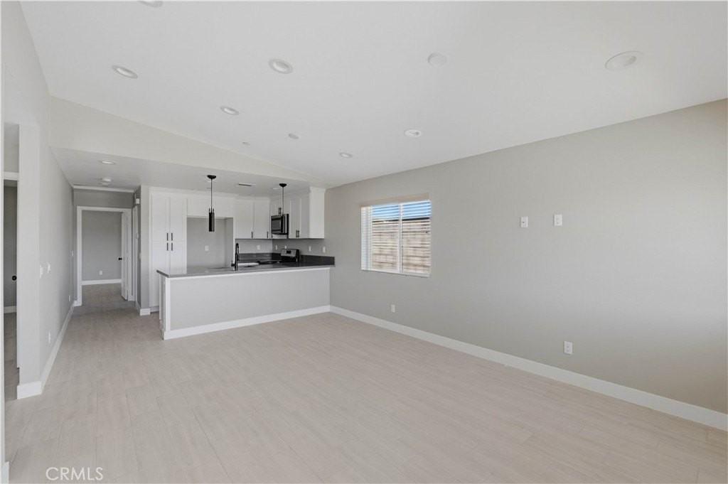 12415 Sycamore St #3 - Photo 5 of 23