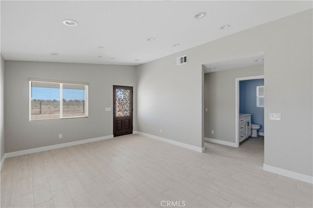 12415 Sycamore St #3 - Photo 7 of 23