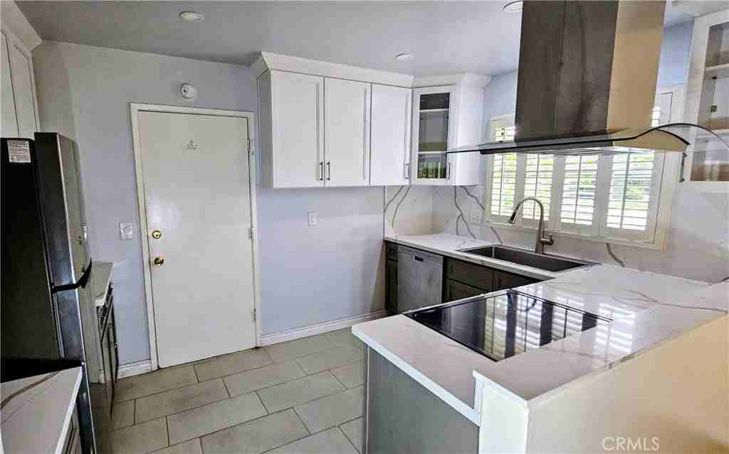 657 Aurora Dr - Photo 5 of 21