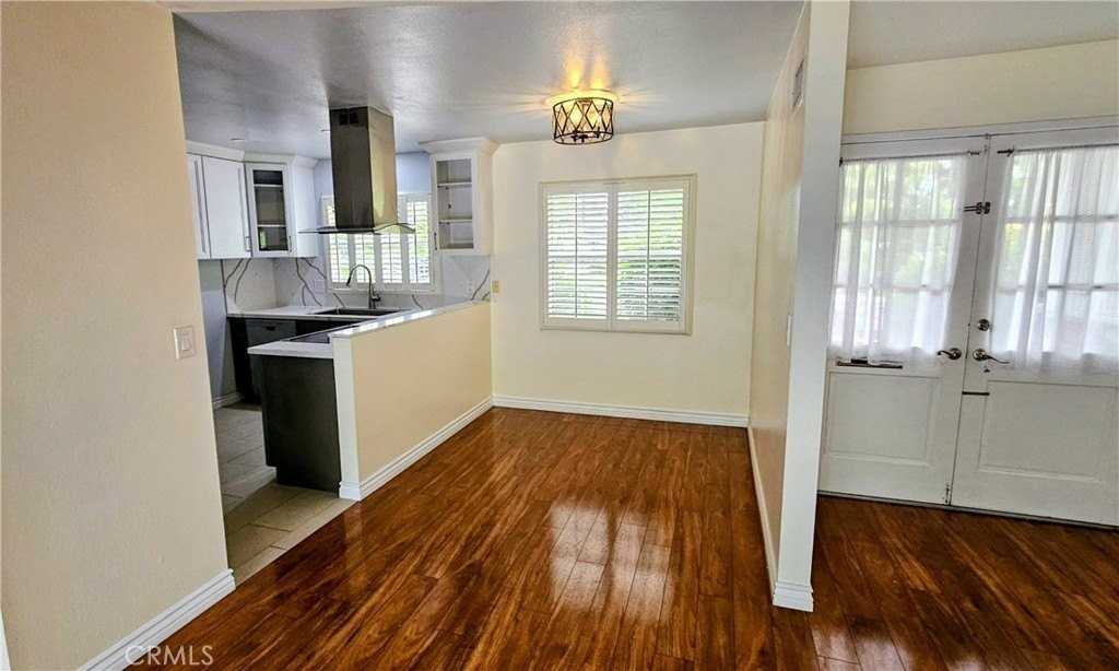 657 Aurora Dr - Photo 6 of 21