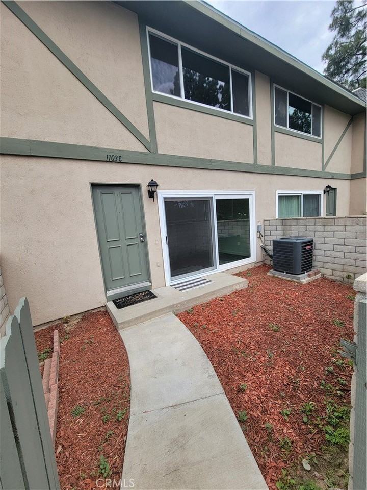 1103 W Francis St - Photo 2 of 26