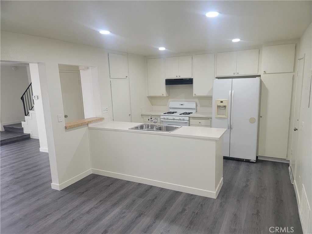 1103 W Francis St - Photo 6 of 26