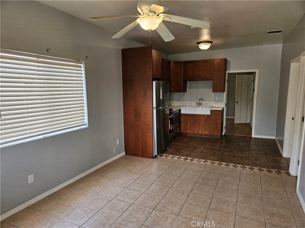 964 Cypress Ave - Photo 4 of 18