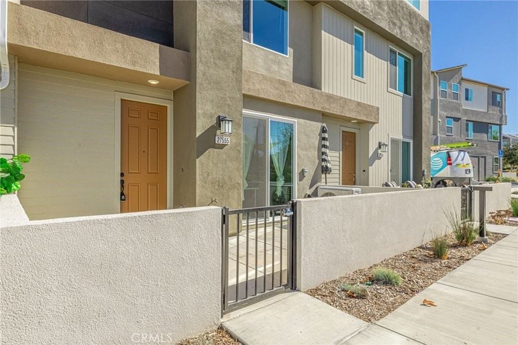 27555 Sanctuary Ct - Photo 2 of 22