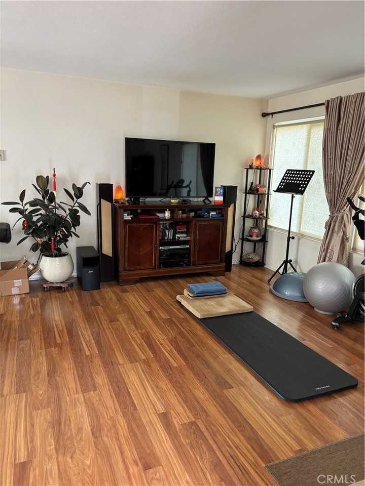 3037 Via Vis - Photo 3 of 9