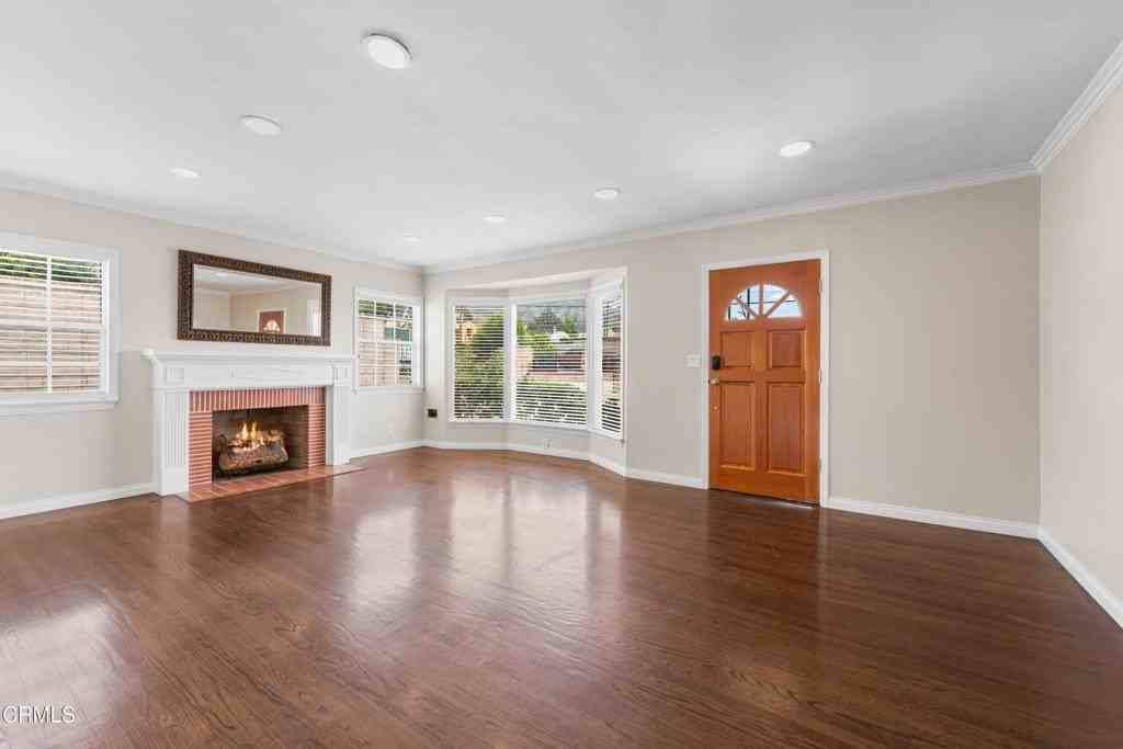 3101 Olive Ave - Photo 5 of 31